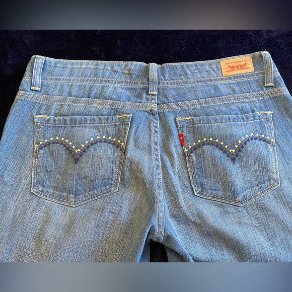 Levi’s Low Rise Flare Jeans - Picture 4 of 6